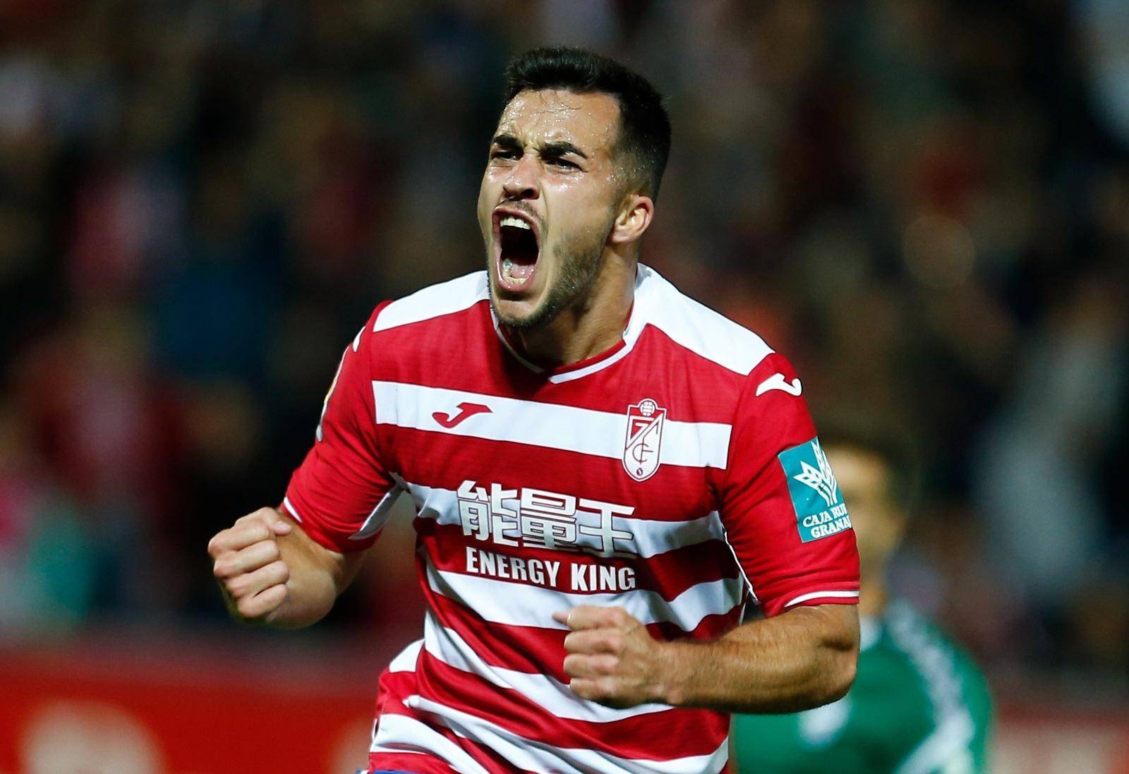 芝加哥公牛训练开放日，窗口期战术微调引欢呼，西甲在即，年轻球员得到机会