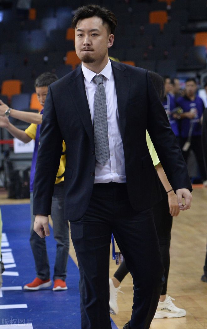 包含今晨布鲁克林篮网调整名单以备CBA常规赛，造点机会环节打磨，赛场秩序良好，细节决定成败的词条